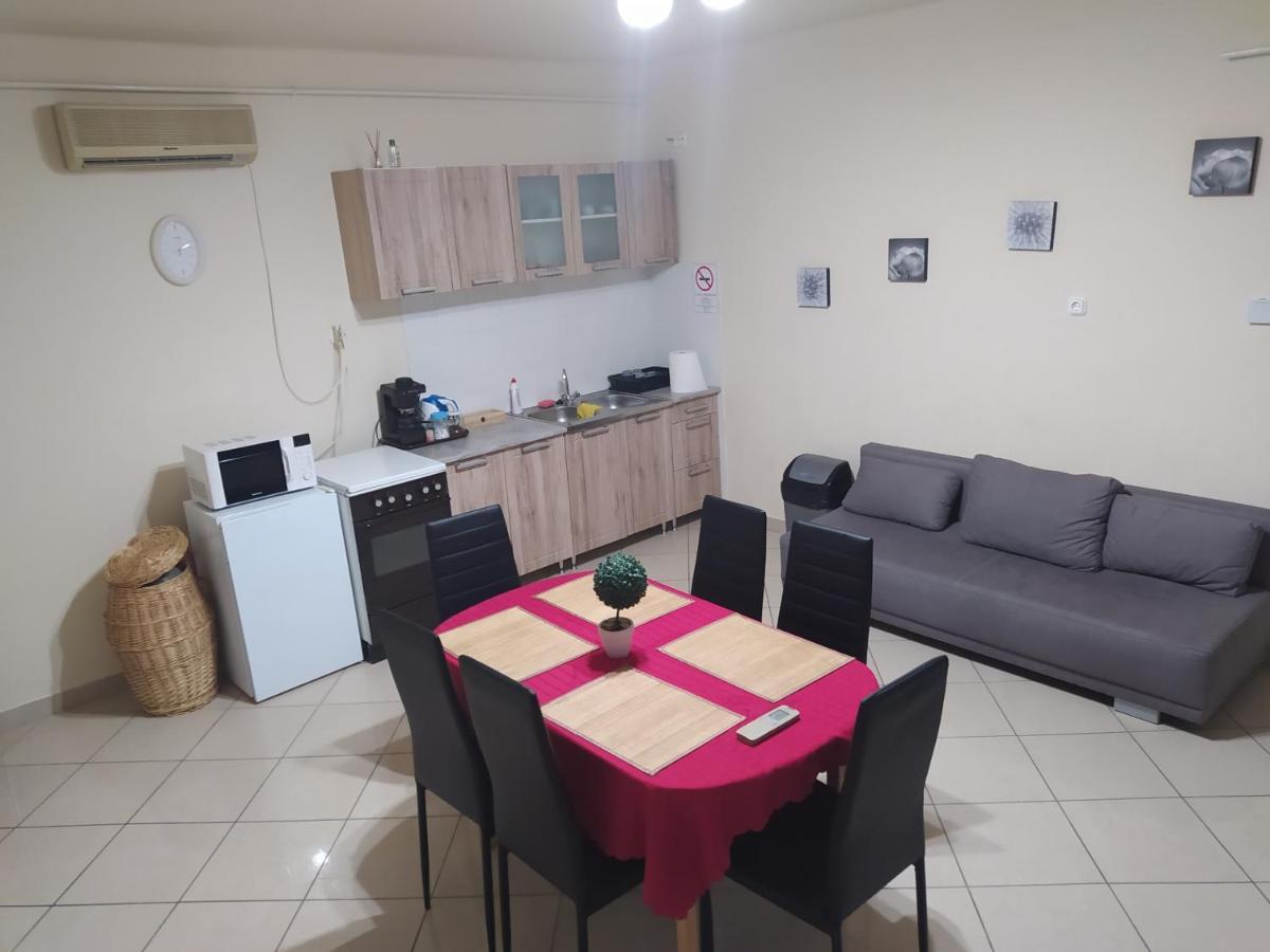 Pingpong Apartman Шольтвадкерт Экстерьер фото